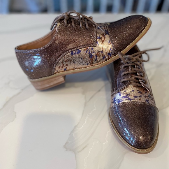 Vanessa Wu Derby Shoes - Picture 6 of 13